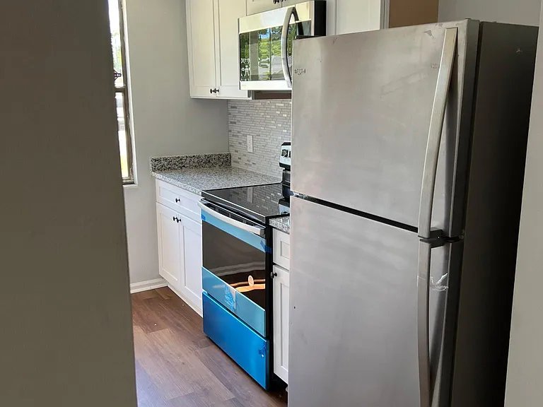 7841 Jasper Ave — Photo 4