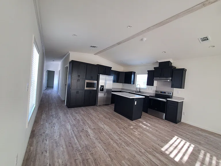 Dwelling at New Braunfels — Photo 31