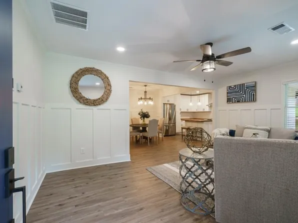 2359 Mark Trl, Decatur, GA 30032