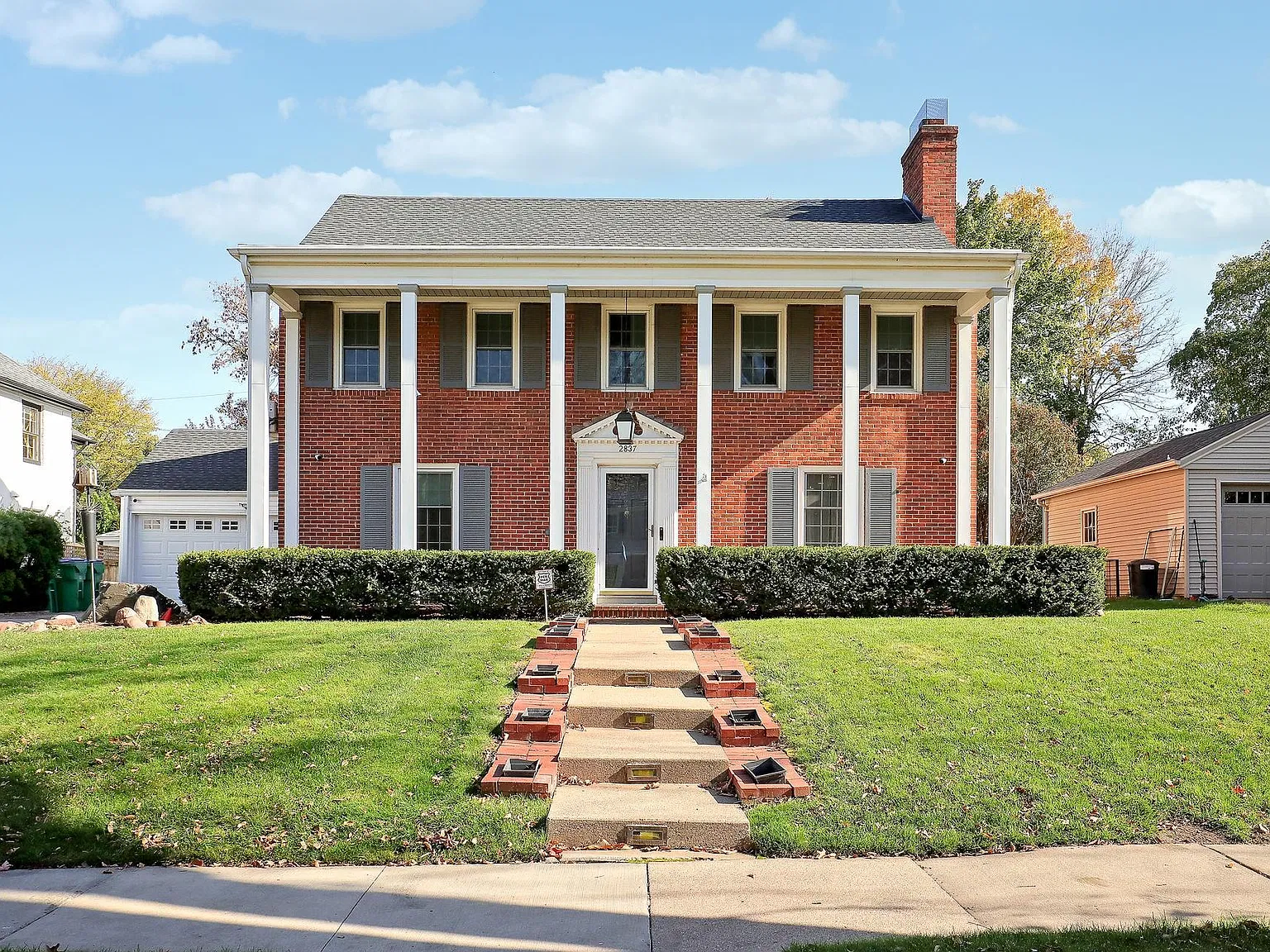 5 bed, 5.5 bath, 4131 sqft, $6,000 — Photo 1