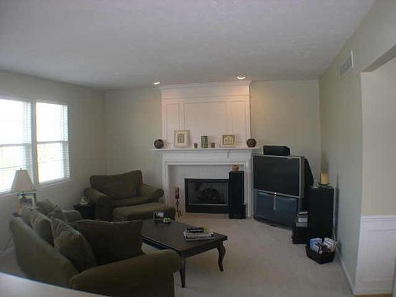 2nd image of 8256 N Plumwood Ln