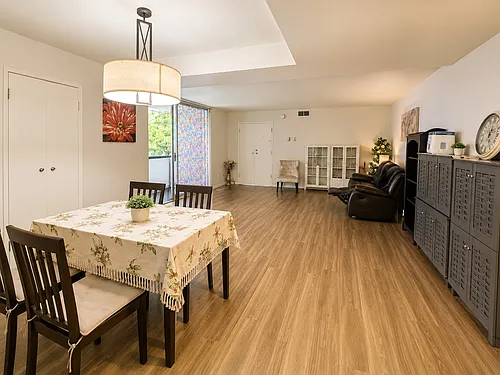 211 S Wilson Ave #208 Photo 1