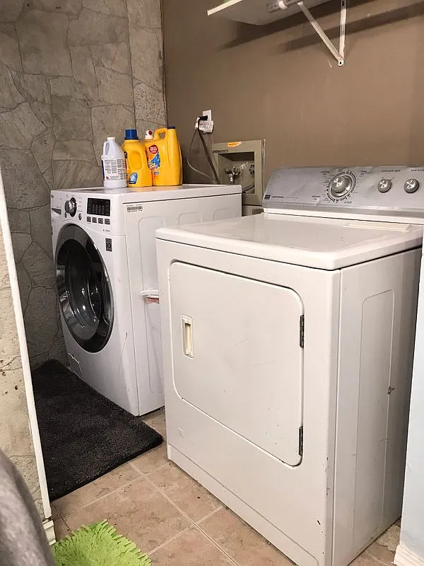 1 bed, 1.0 bath, 100 sqft, $500 — Photo 2