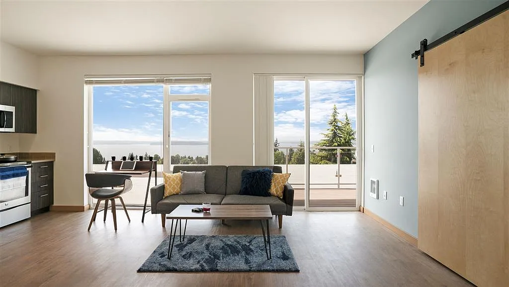 The Blake Apartments — Photo 4