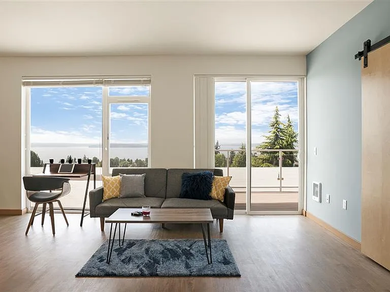 The Blake Apartments — Photo 4