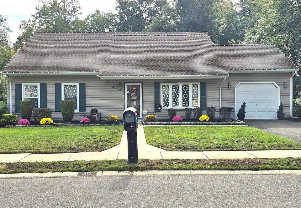 1st image of 45 Eastmont Ln