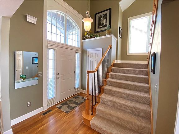 3rd image of 5133 NE Ash Grove Dr