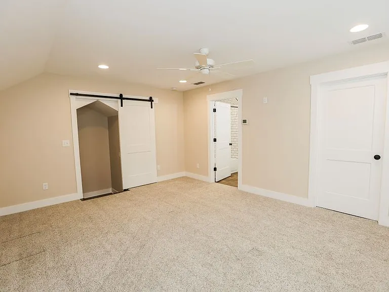204 Blackberry Ln — Photo 14