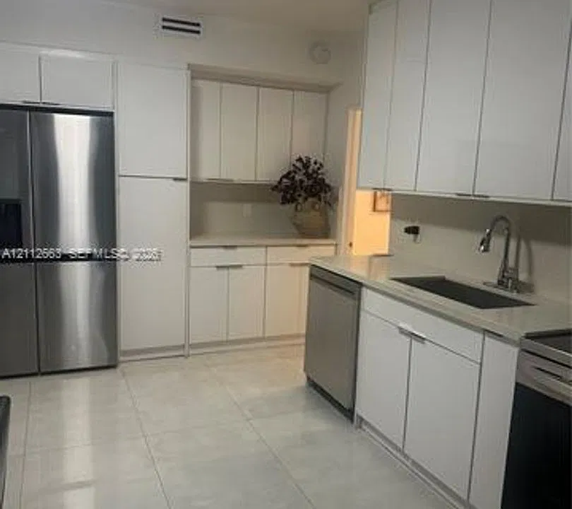10185 Collins Avenue Cu #523
