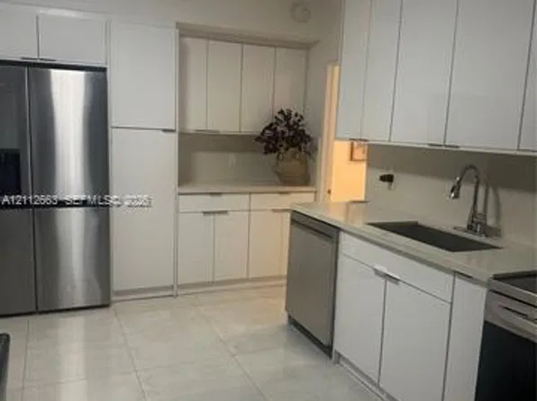 10185 Collins Ave, Miami Beach, FL