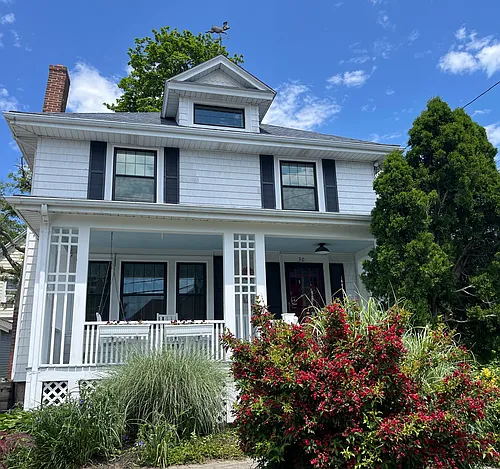 30 Bayfield Rd N Photo 1