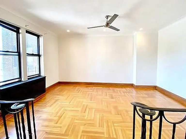 2265 University Ave #4F — Photo 2