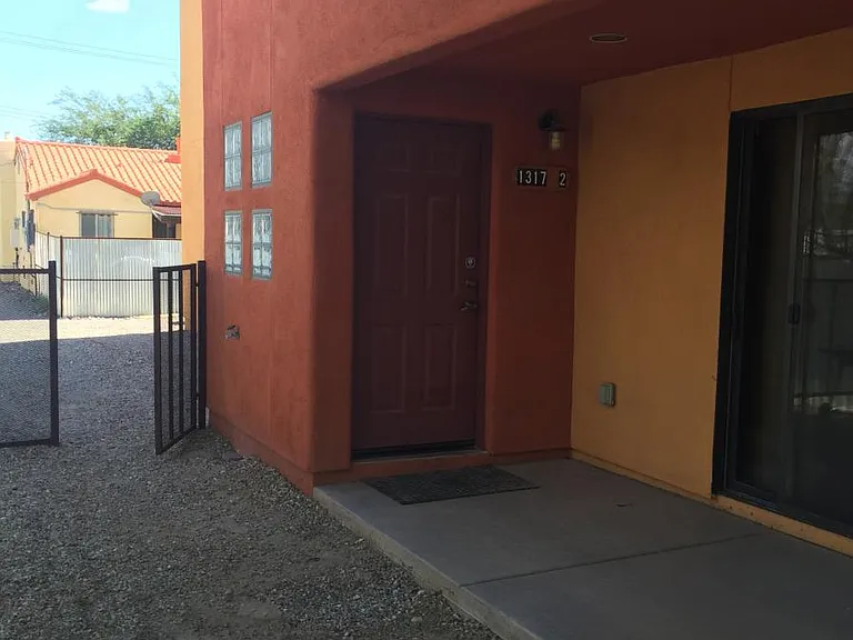 1317 E Hedrick Dr — Photo 1
