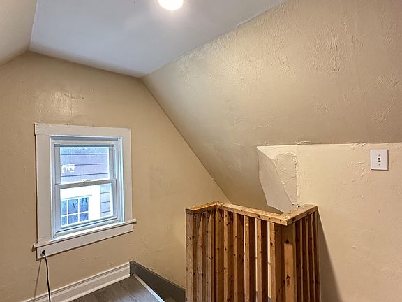 3rd image of 449 W Ostrander Ave #1