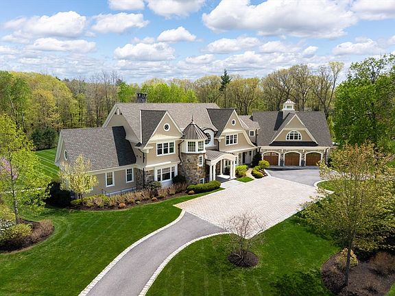 2nd image of 14 Lovers Ln