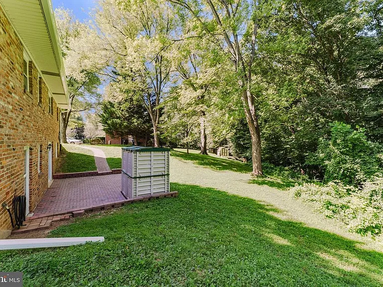 5683 Ravenel Ln — Photo 38