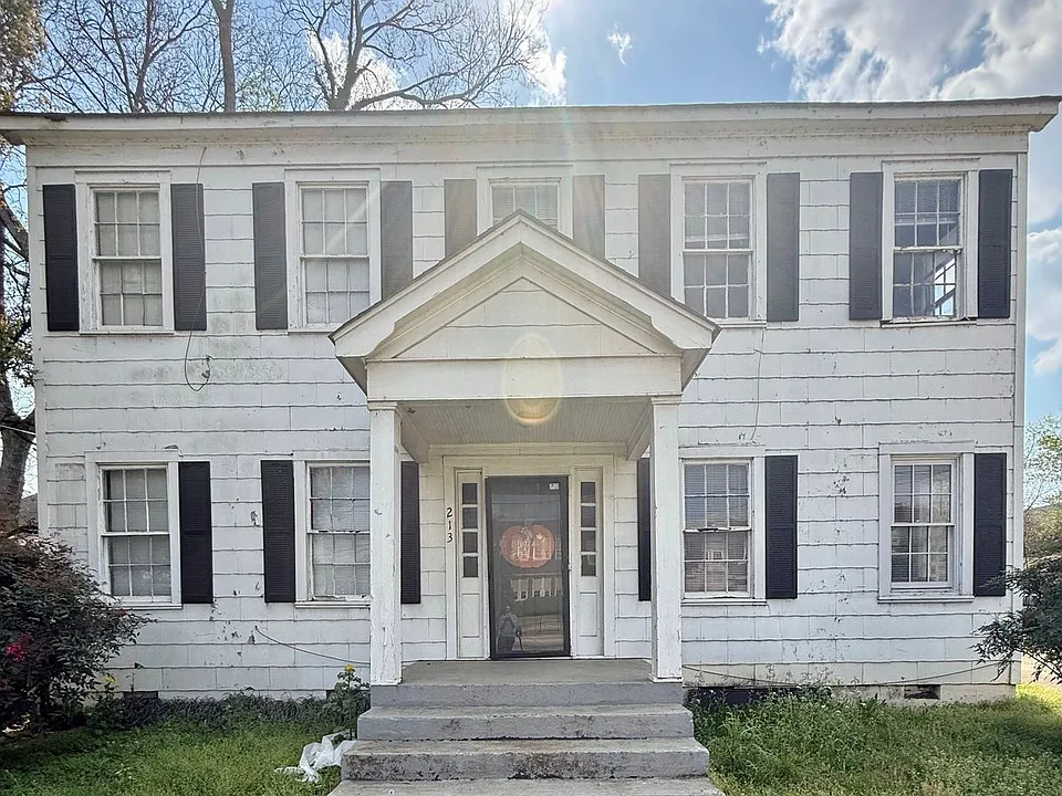 213 Wilson St NE