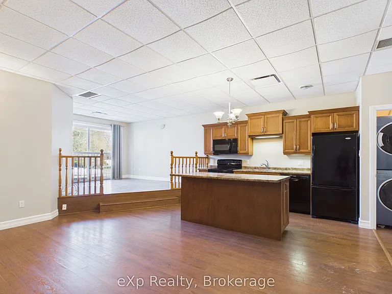 807 Queen St #2 — Photo 5