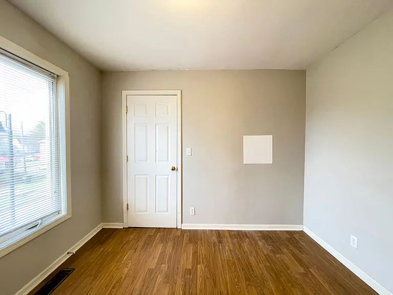118 N Martin St — Photo 18