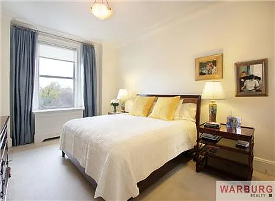 Sold by Warburg | media 23