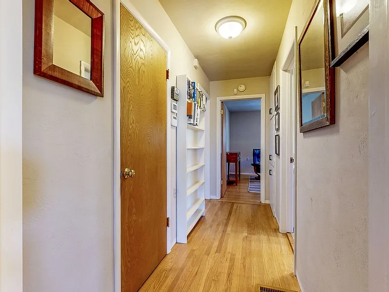 4560 Sullivan Ct — Photo 35