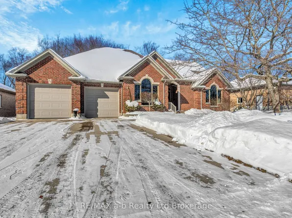 21 Windemere Ave, Tillsonburg, ON N4G 5M8