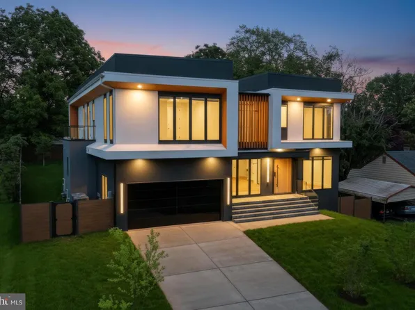 1747 Gilson St, Falls Church, VA 22043