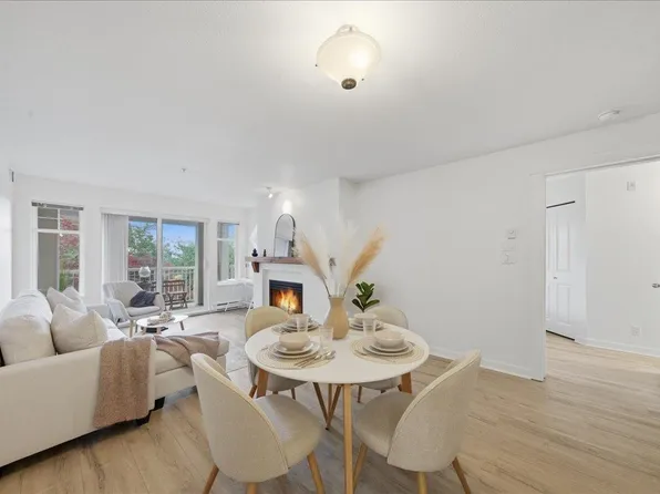 1428 Parkway Blvd #212, Coquitlam, BC V3E 3L8