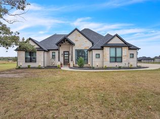 2044 Eastfield Dr, Wills Point, TX 75169