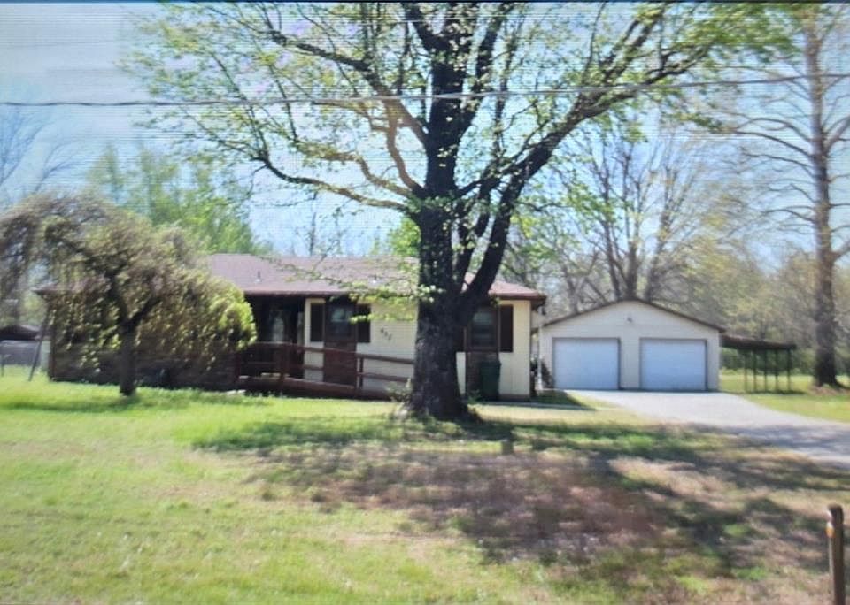 1st image of 457 E 520th Ave