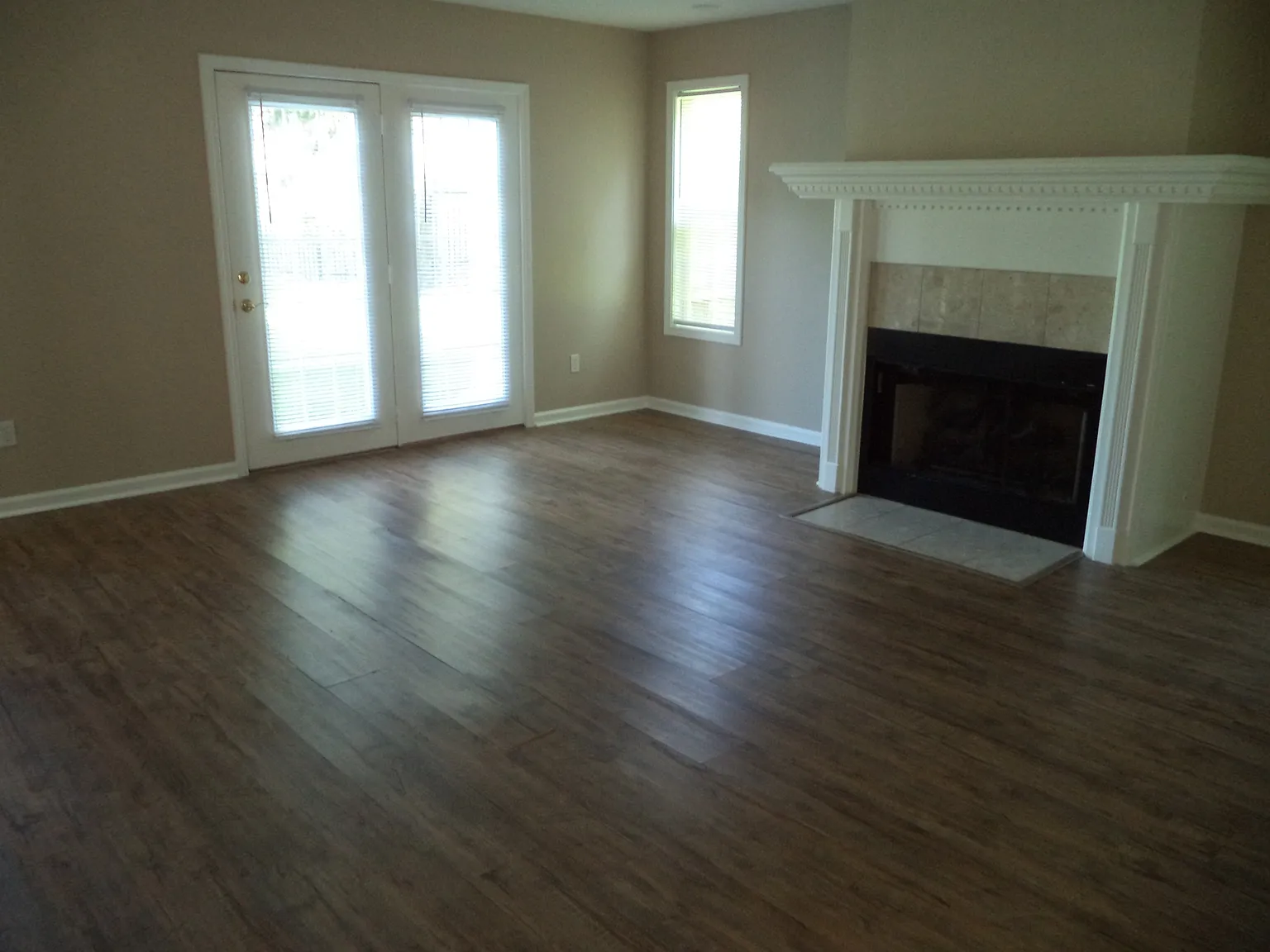4 bed, 2.5 bath, 2398 sqft, $2,600 — Photo 3