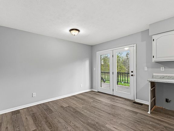 4th image of 2510 Lov Flo Station Rd E