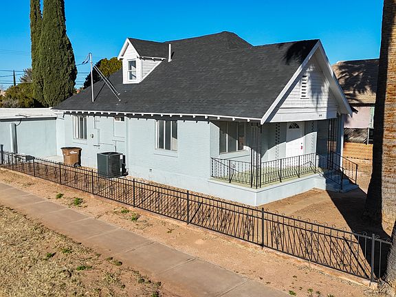 5th image of 1006 E 7TH Street