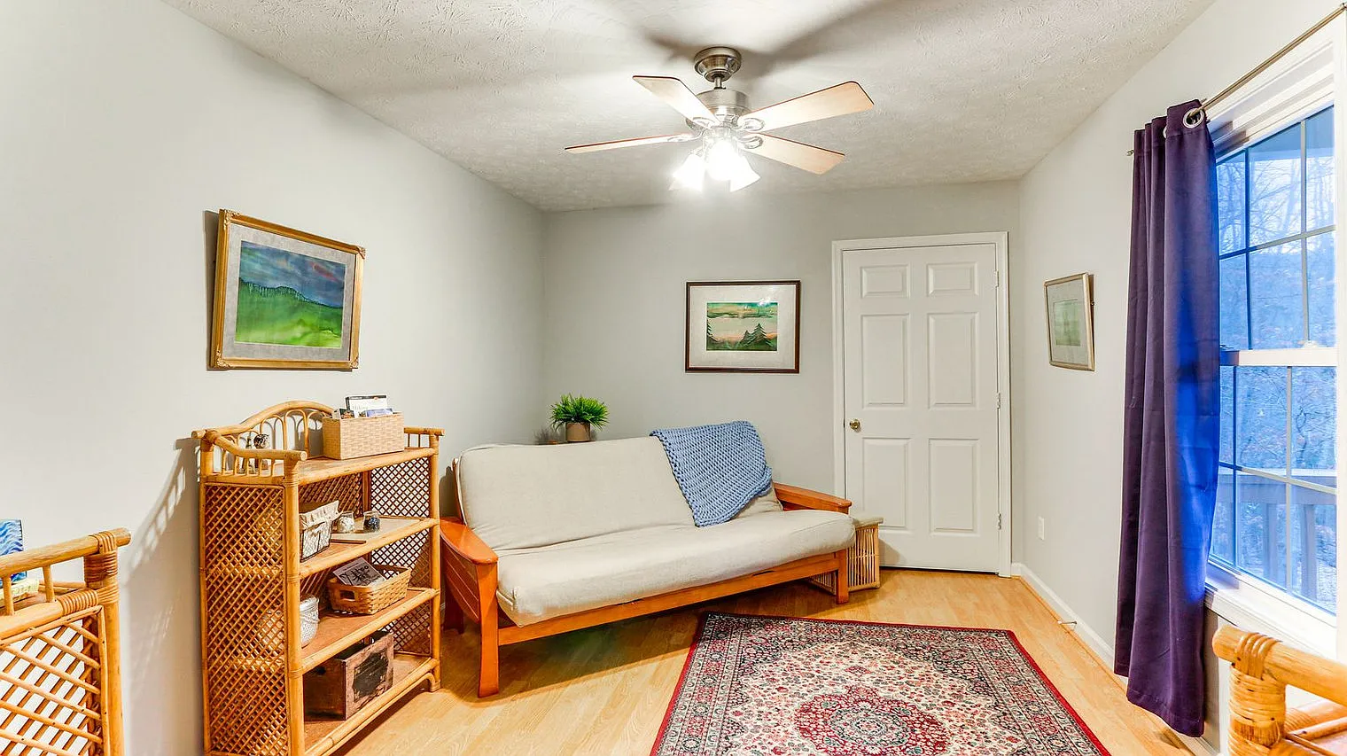 2 bed, 3.0 bath, 1991 sqft, $2,169 — Photo 4