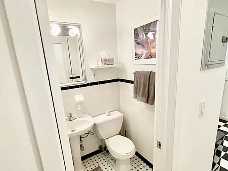 500 1/2 E 84th St #4B — Photo 8