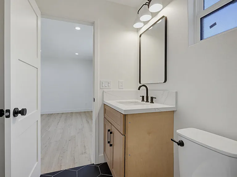 2036 Pomona Ave #D — Photo 22