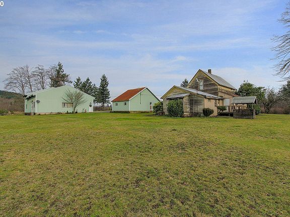 5th image of 10114 NE 379th St