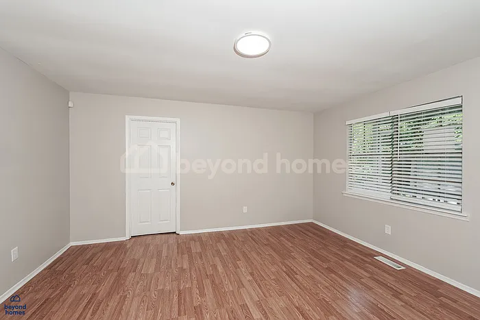 4 bed, 2.0 bath, 1250 sqft, $975 — Photo 4