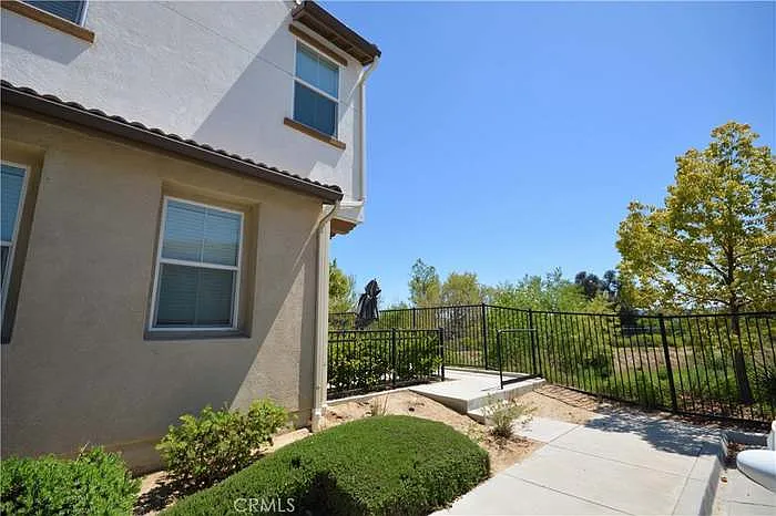 3 bed, 1427 sqft, $3,000 — Photo 4