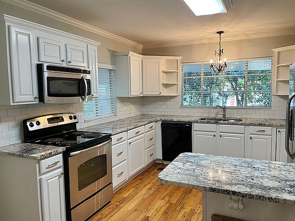 5th image of 648 Woodland Dr