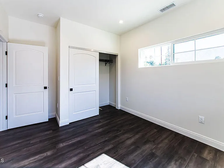 2628 Glenrose Ave — Photo 13