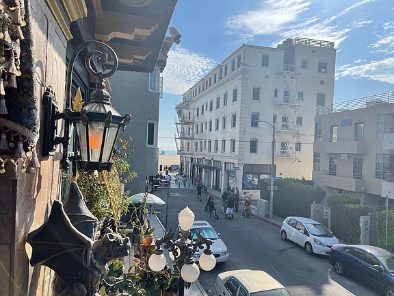 Front of building with view to beach.