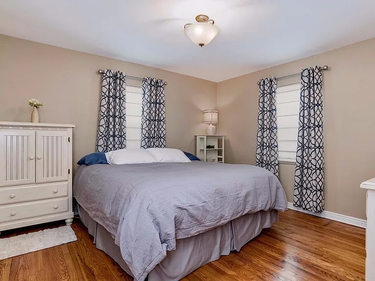 1240 Cherry St — Photo 8