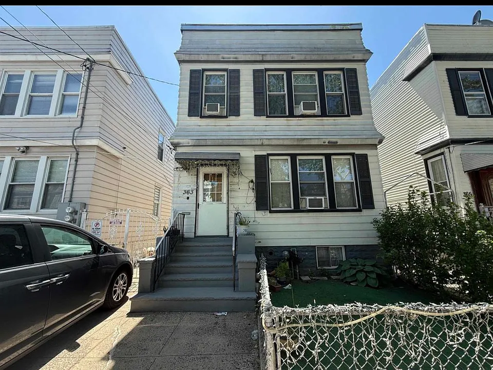 363 Ege Ave #B