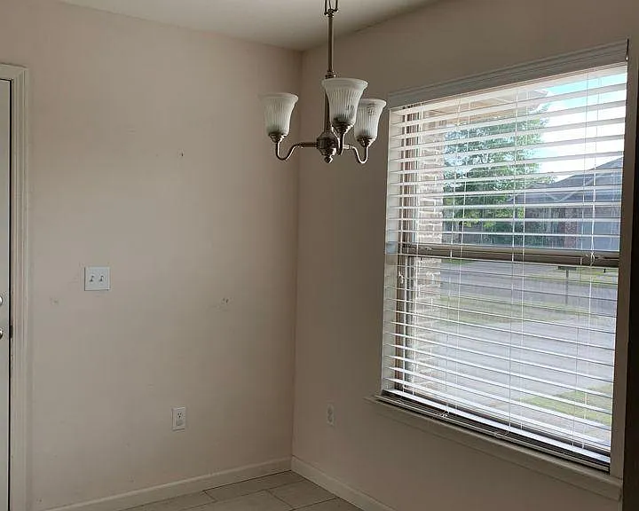 13712 Fox Hill Dr — Photo 12