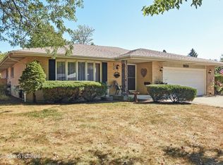 1809 N Oneida Ln, Mount Prospect, IL 60056