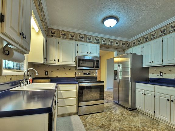5th image of 188 Oak Dr