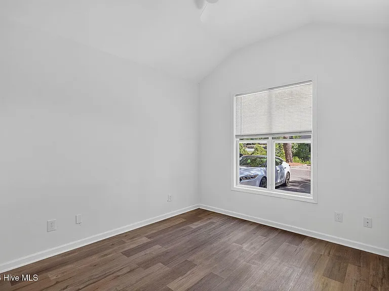 993 Downey Branch Ln — Photo 12