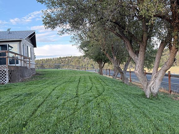 3rd image of 27193 N Poe Valley Rd