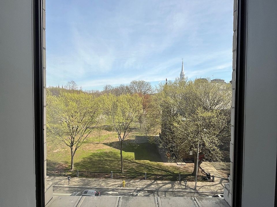 1st image of 956 Chapel St APT 2B